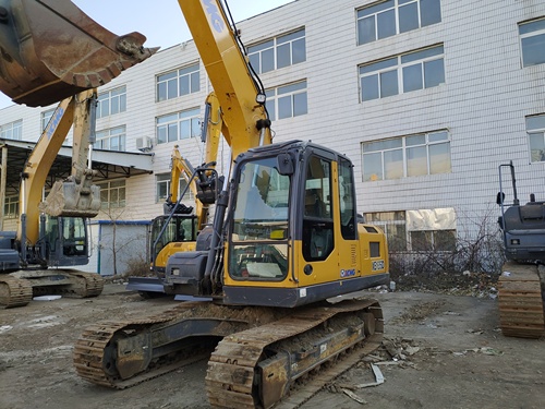 长春市出售转让二手不详小时2019年徐工XE135D挖掘机