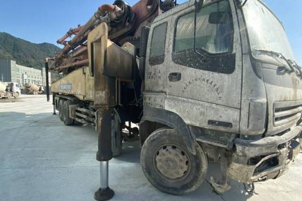 福州市出售转让二手不详小时2012年徐工HB52A-I泵车