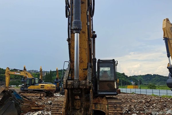长沙市出售转让二手不详小时2020年岛宇机械ZL18X-1抓草挖掘机