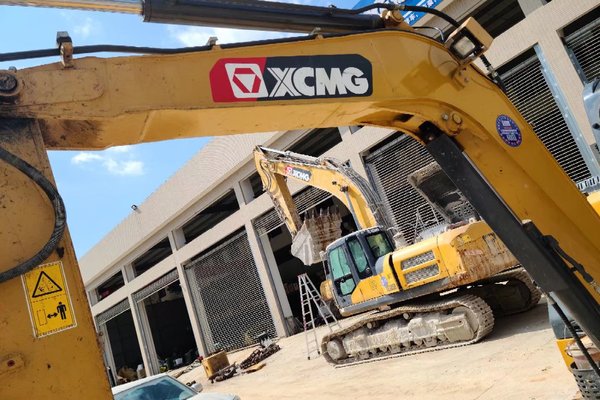 福州市出售转让二手不详小时2020年徐工XE65DA挖掘机