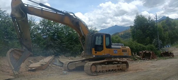 福州市出售转让二手不详小时2018年徐工XE270DK挖掘机