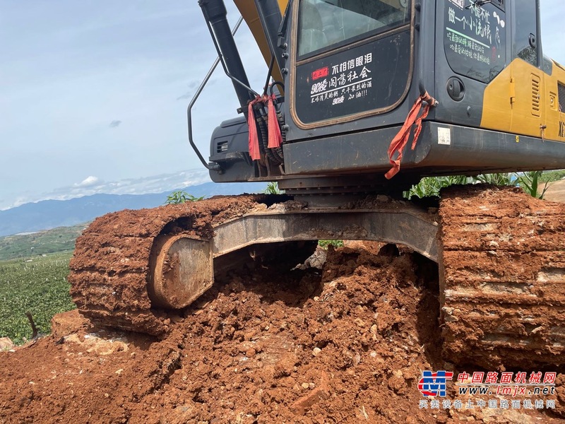 大理出售转让二手不详小时2019年徐工XE135D挖掘机