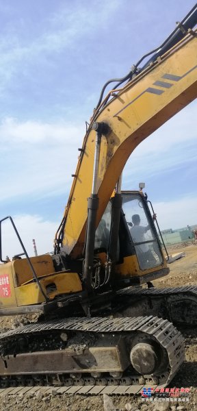 连云港市出售转让二手不详小时2012年三一重工SY215C挖掘机