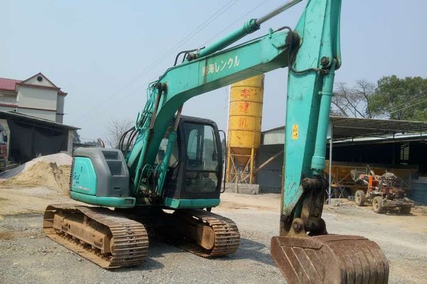 南宁市出售转让二手不详小时2011年神钢SK135SR挖掘机