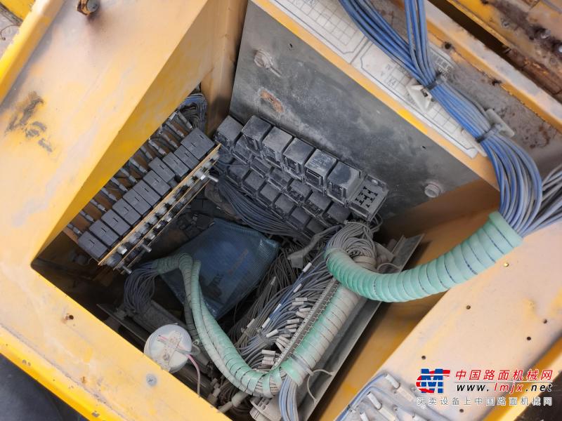 徐州市出售转让二手不详小时2015年中联重科DTU95D沥青摊铺机