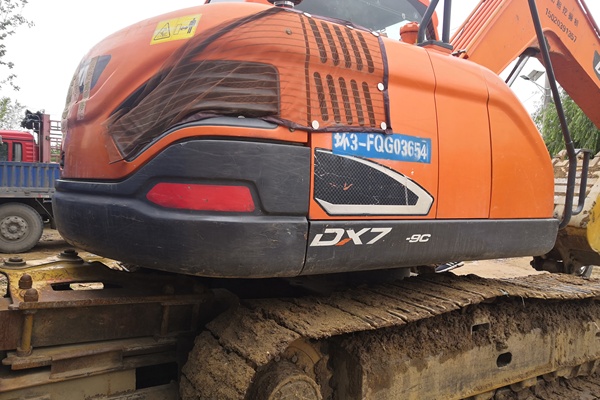 南宁市出售转让二手不详小时2006年斗山DX75挖掘机