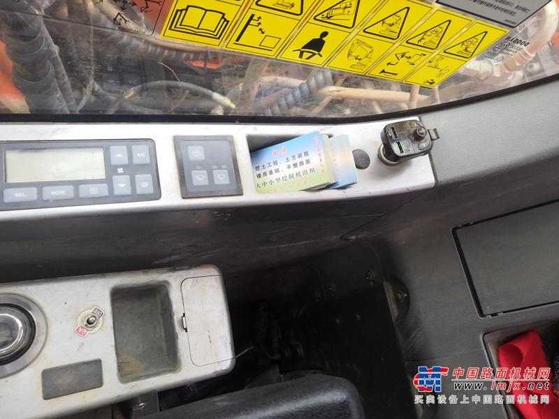 南宁市出售转让二手不详小时2006年斗山DX75挖掘机