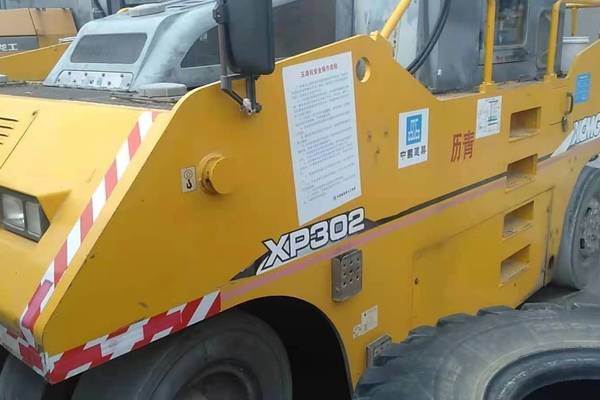 徐州市出售转让二手不详小时2016年徐工XP302轮胎压路机