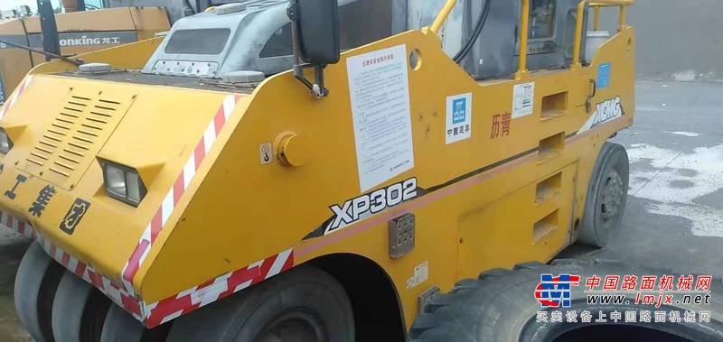 徐州市出售转让二手不详小时2016年徐工XP302轮胎压路机