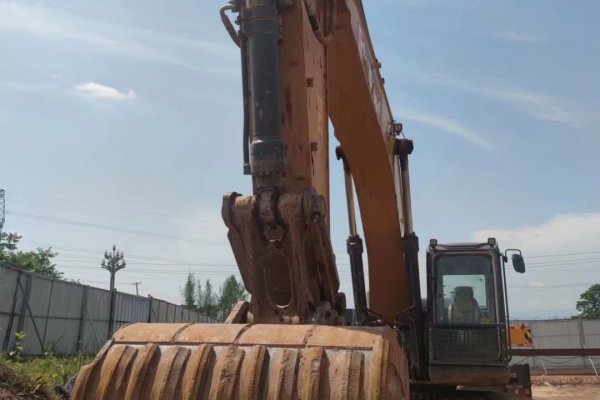 贵阳市出售转让二手不详小时2020年徐工XE370D挖掘机