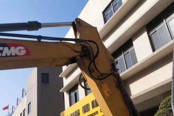 贵阳市出售转让二手不详小时2020年徐工XE205DA挖掘机
