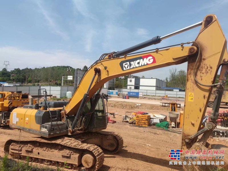 贵阳市出售转让二手不详小时2020年徐工XE370D挖掘机