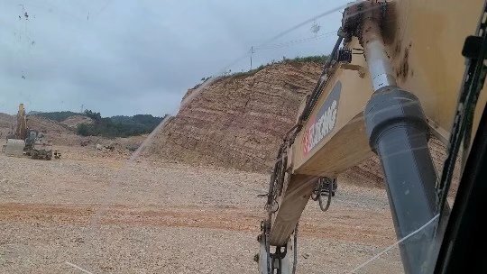 贵阳市出售转让二手不详小时2020年徐工XE370D挖掘机