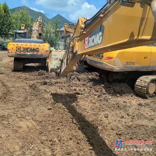 贵阳市出售转让二手不详小时2020年徐工XE135D挖掘机