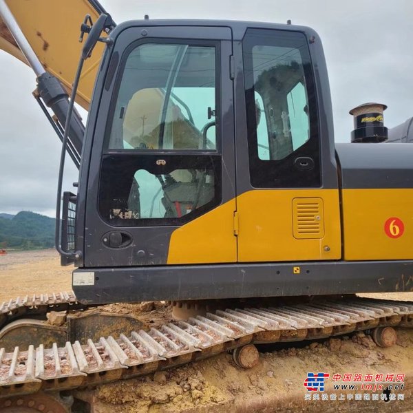 贵阳市出售转让二手不详小时2020年徐工XE370D挖掘机