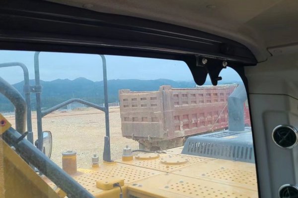 贵阳市出售转让二手不详小时2020年徐工XE370D挖掘机