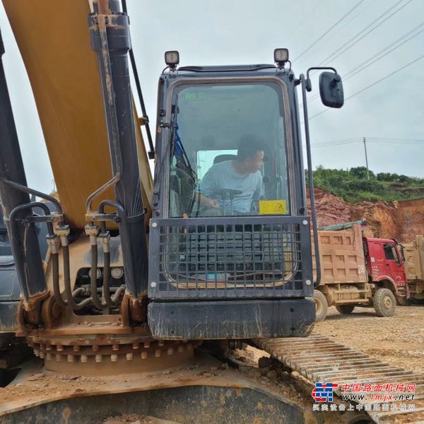 贵阳市出售转让二手不详小时2021年徐工XE370D挖掘机