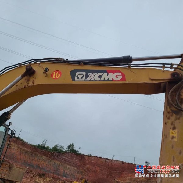 贵阳市出售转让二手不详小时2021年徐工XE370D挖掘机