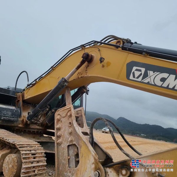贵阳市出售转让二手不详小时2020年徐工XE370D挖掘机