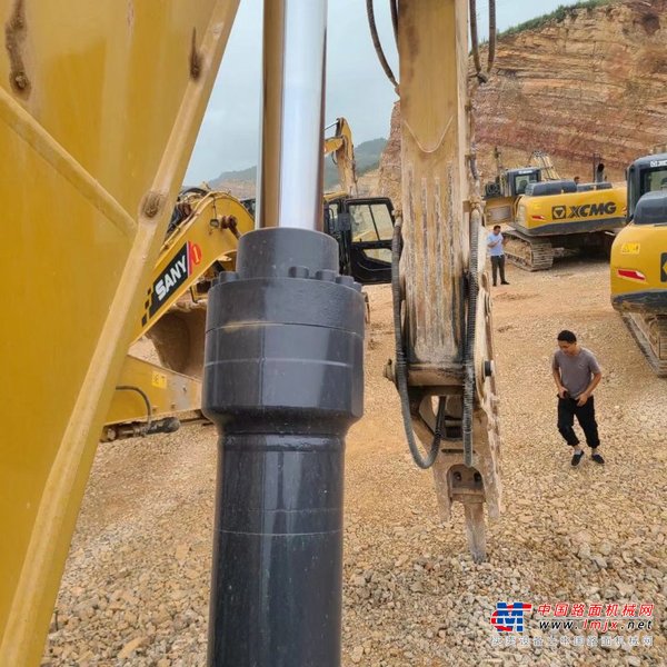 贵阳市出售转让二手不详小时2020年徐工XE370D挖掘机