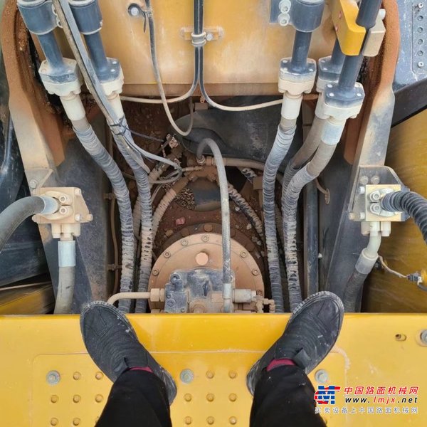 贵阳市出售转让二手不详小时2020年徐工XE370D挖掘机