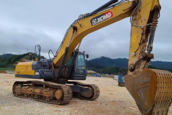 贵阳市出售转让二手不详小时2020年徐工XE370D挖掘机