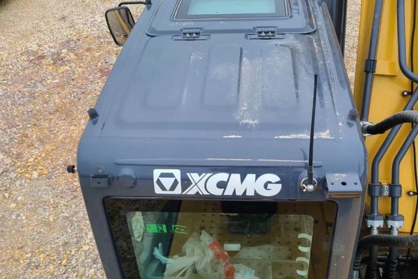 贵阳市出售转让二手不详小时2020年徐工XE370D挖掘机