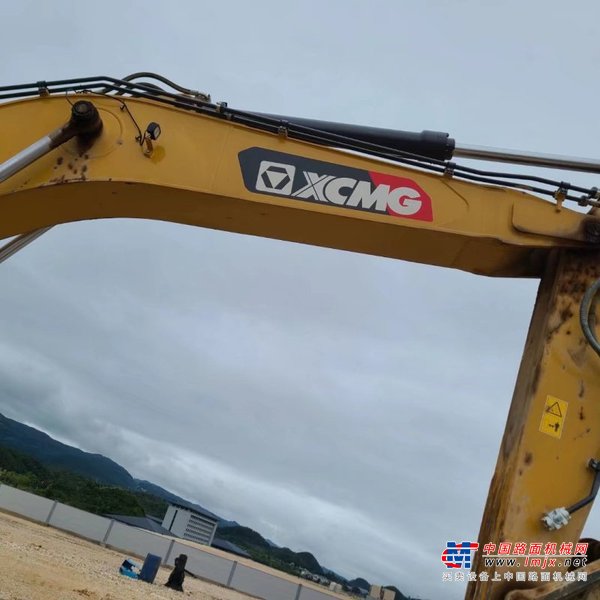 贵阳市出售转让二手不详小时2020年徐工XE370D挖掘机