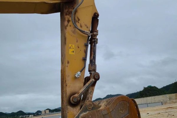 贵阳市出售转让二手不详小时2020年徐工XE370D挖掘机