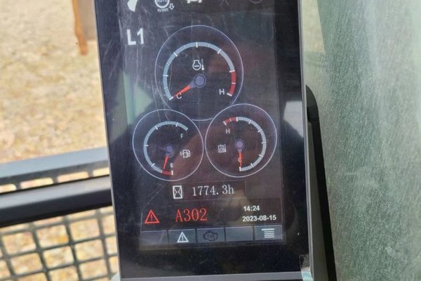 贵阳市出售转让二手不详小时2020年徐工XE370D挖掘机