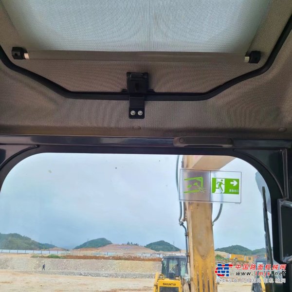 贵阳市出售转让二手不详小时2020年徐工XE370D挖掘机