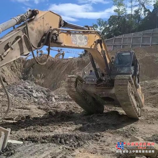 贵阳市出售转让二手不详小时2020年徐工XE370D挖掘机