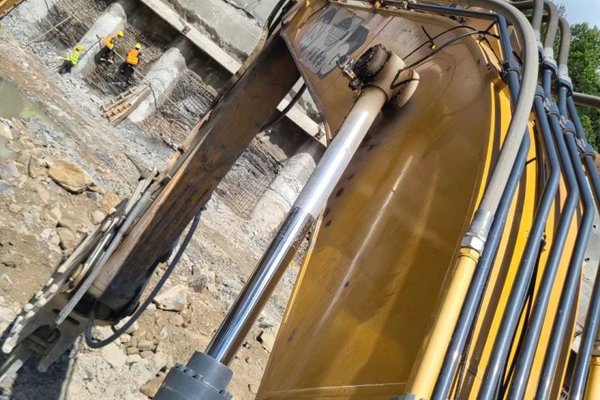 贵阳市出售转让二手不详小时2020年徐工XE370D挖掘机