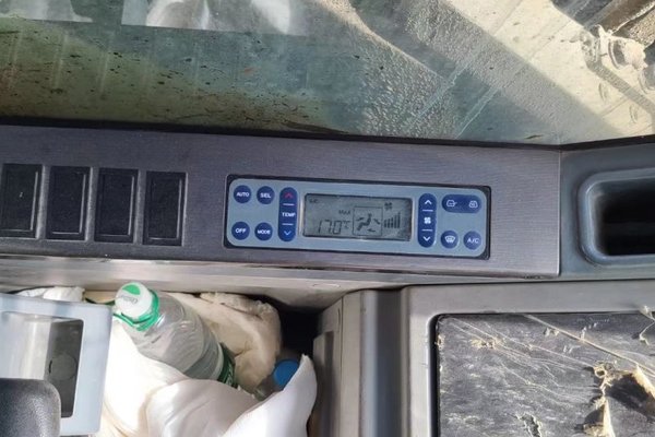 贵阳市出售转让二手不详小时2020年徐工XE370D挖掘机