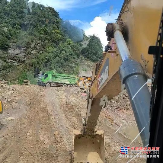 贵阳市出售转让二手不详小时2020年徐工XE370D挖掘机