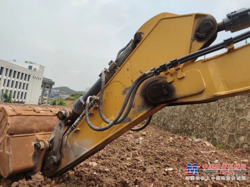 贵阳市出售转让二手不详小时2019年徐工XE400DK挖掘机