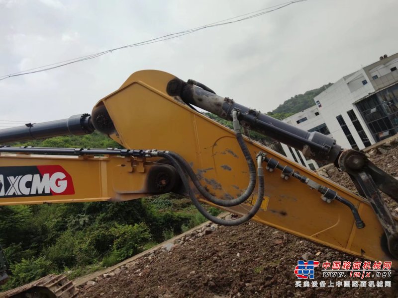 贵阳市出售转让二手不详小时2019年徐工XE400DK挖掘机