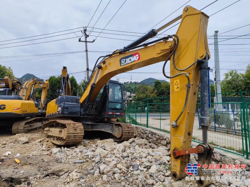 贵阳市出售转让二手不详小时2020年徐工XE215D挖掘机