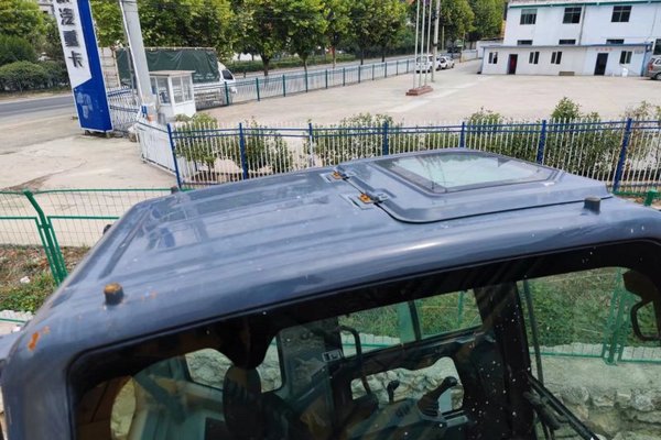 贵阳市出售转让二手不详小时2020年徐工XE215D挖掘机