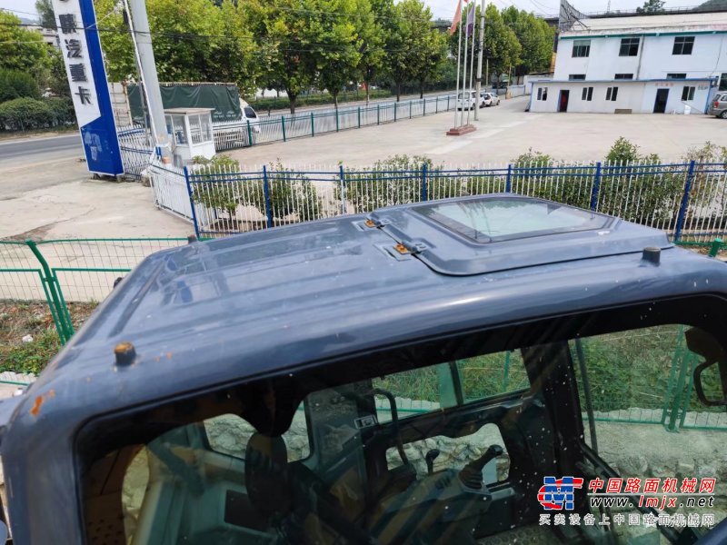 贵阳市出售转让二手不详小时2020年徐工XE215D挖掘机