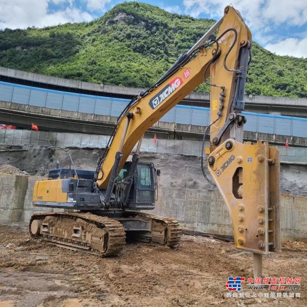 贵阳市出售转让二手不详小时2019年徐工XE490DK挖掘机