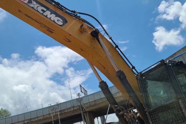 贵阳市出售转让二手不详小时2019年徐工XE490DK挖掘机