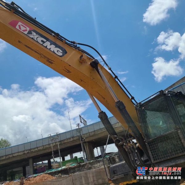 贵阳市出售转让二手不详小时2019年徐工XE490DK挖掘机