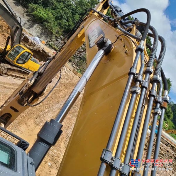 贵阳市出售转让二手不详小时2019年徐工XE490DK挖掘机