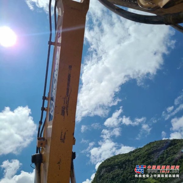 贵阳市出售转让二手不详小时2019年徐工XE490DK挖掘机