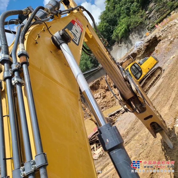贵阳市出售转让二手不详小时2019年徐工XE490DK挖掘机
