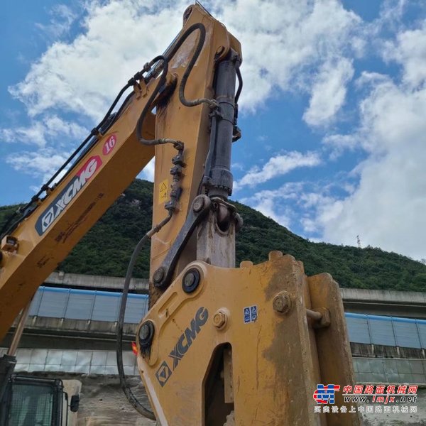 贵阳市出售转让二手不详小时2019年徐工XE490DK挖掘机