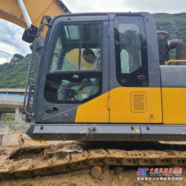 贵阳市出售转让二手不详小时2019年徐工XE490DK挖掘机