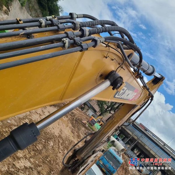 贵阳市出售转让二手不详小时2019年徐工XE490DK挖掘机
