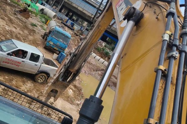 贵阳市出售转让二手不详小时2019年徐工XE490DK挖掘机